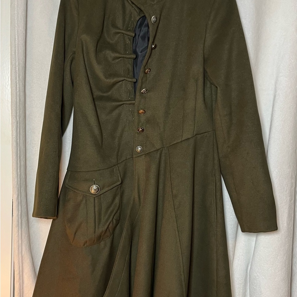 Green Trench Coat with Lace-Up Detail and Tailored Fit